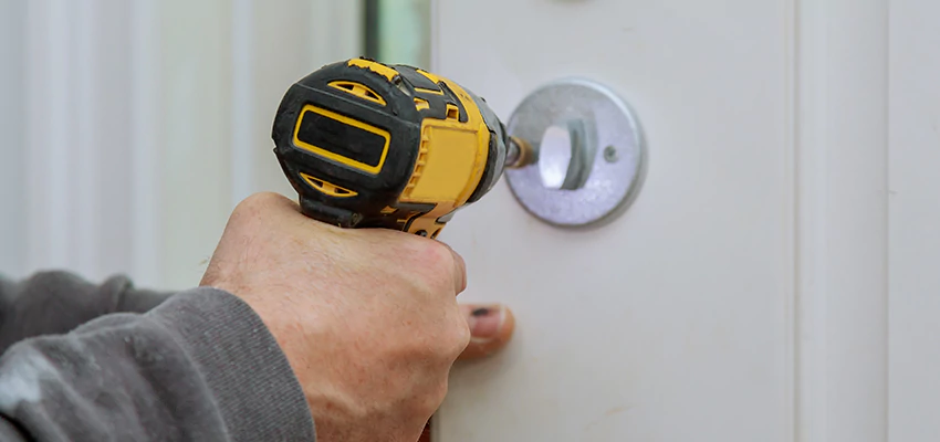 Street Locksmith For Smart Lock Repair in Oceanside, CA
